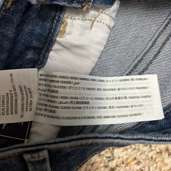 NWT Abercrombie & Fitch Low Rise Denim Shorts - Picture 7 of 7